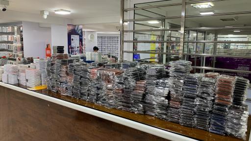 عکس پخش لوازم جانبی موبایل نوبل