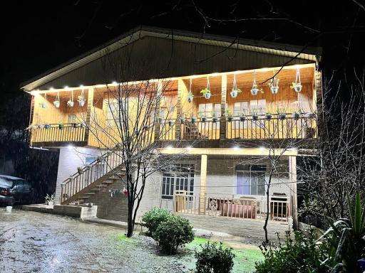 عکس اقامتگاه گل تاج