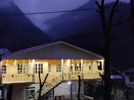 عکس اقامتگاه گل تاج