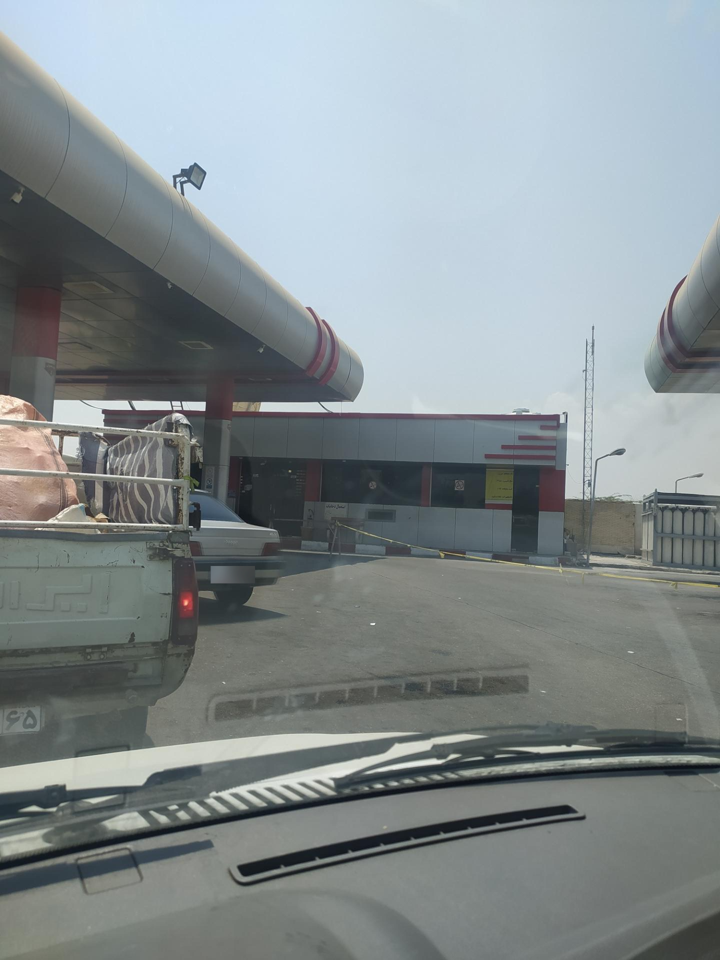 عکس جایگاه سوخت جرون (CNG و بنزین)
