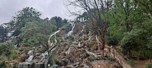 عکس آبشار مصنوعی بام سبز لاهیجان