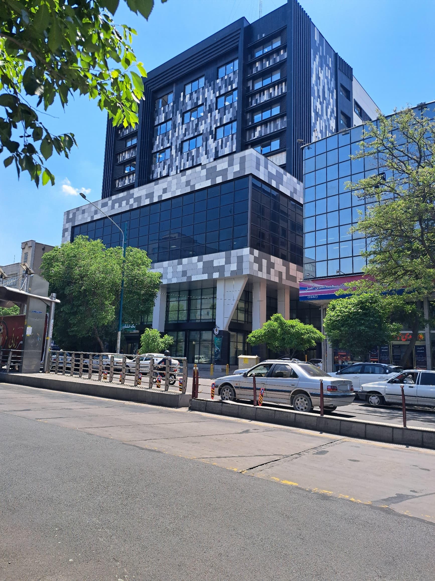 عکس ساختمان مدیریت شعب بانک کشاورزی شعبه میدان قطب