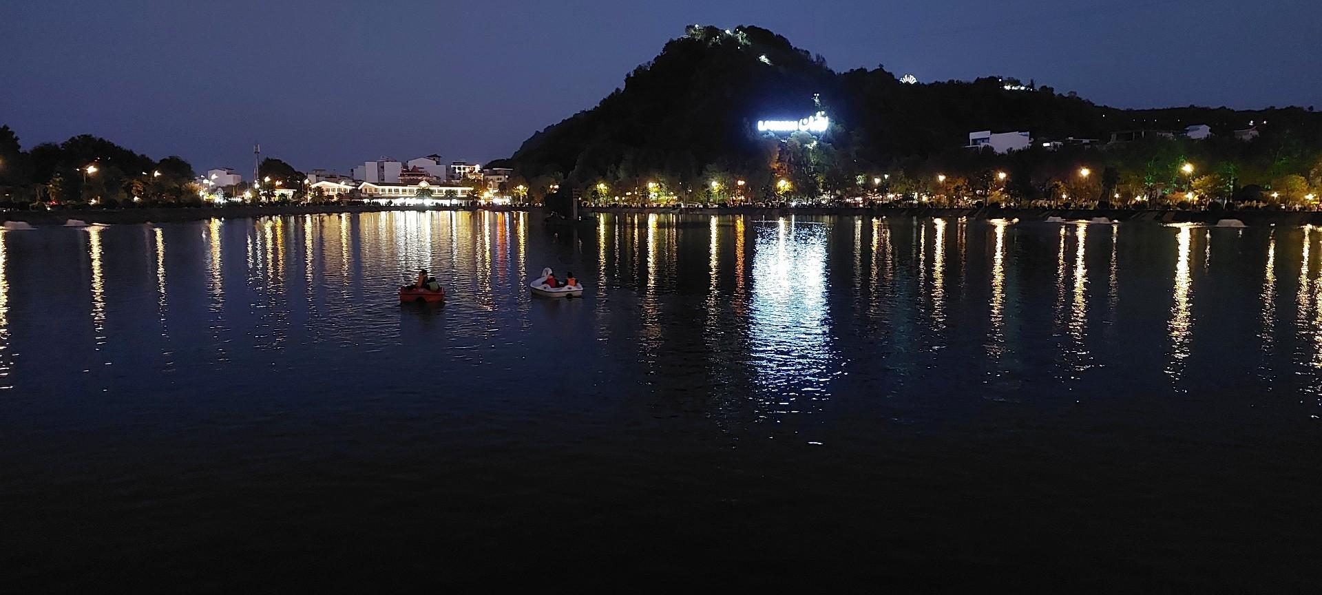 عکس آبشار مصنوعی بام سبز لاهیجان