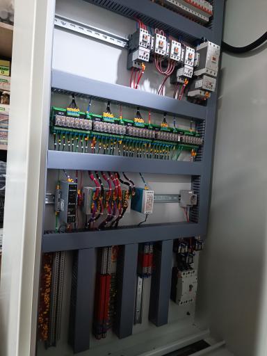 عکس برق صنعتی الکتروسان