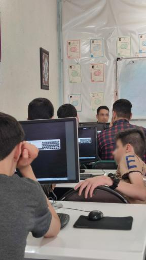 عکس آموزشگاه کامپیوتر تراشه