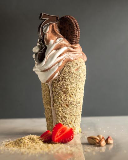 عکس کافه بستنی چیمنی