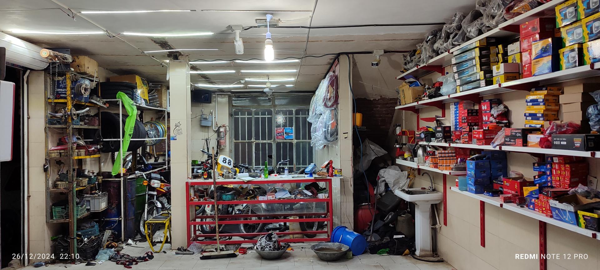 عکس فروشگاه لوازم یدکی موتورسیکلت شایان پور