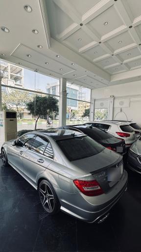 عکس نمایشگاه اتومبیل عطائی