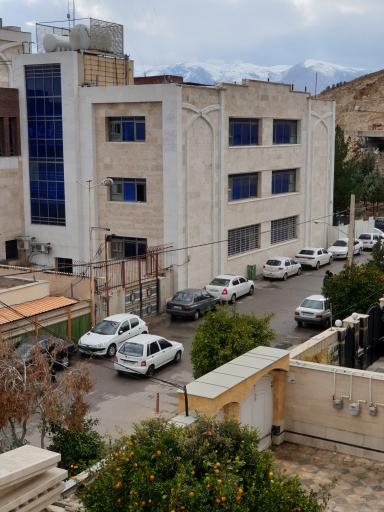 عکس موسسه آموزش عالی زند