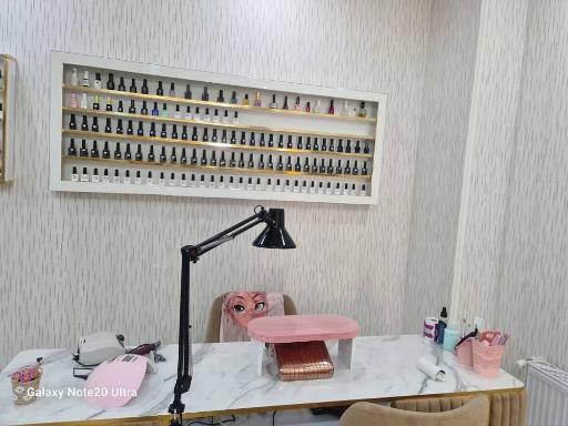 عکس سالن زیبایی دنیز