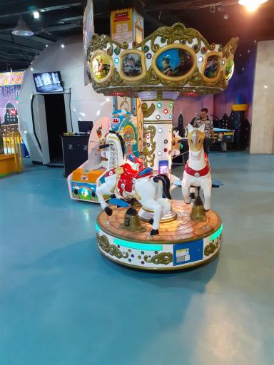 عکس شهربازی زرافه نیلی