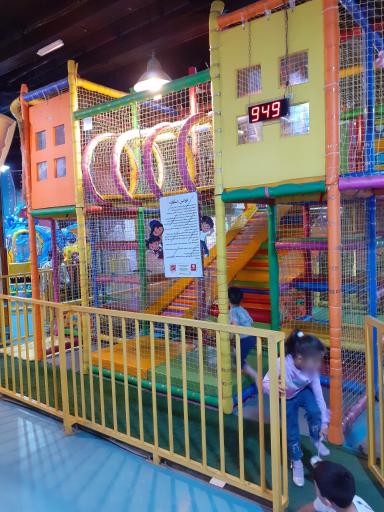 عکس شهربازی زرافه نیلی