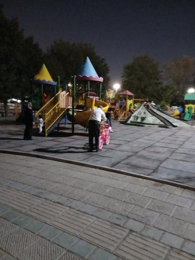 عکس زمین بازی کودکان