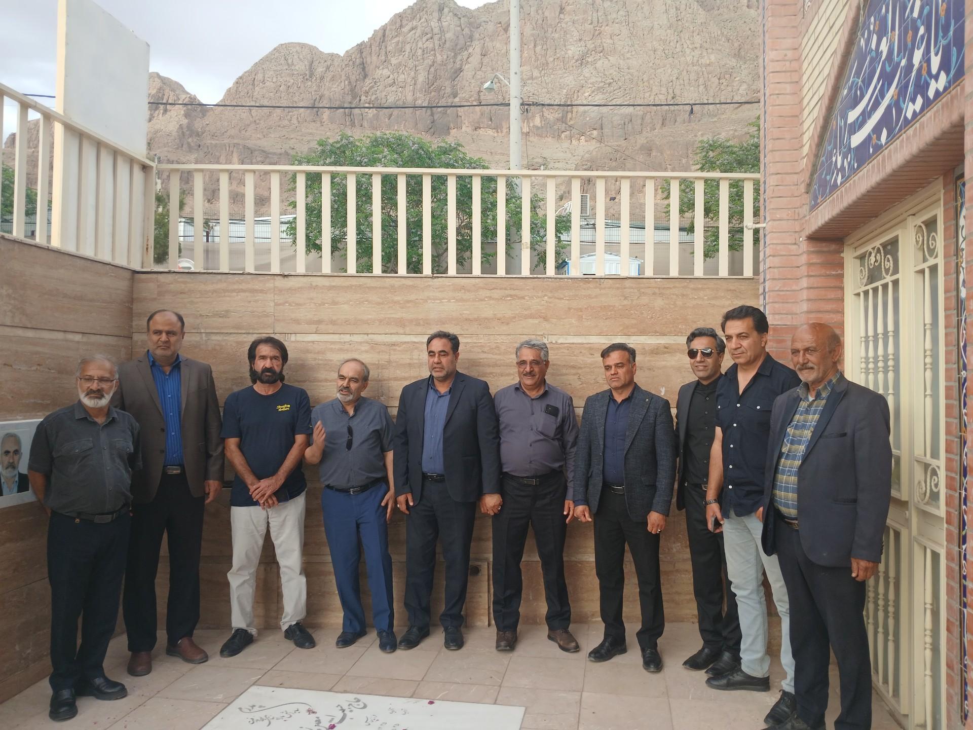 عکس حسینیه شهدا