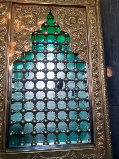 عکس آرامگاه میرزای قمی