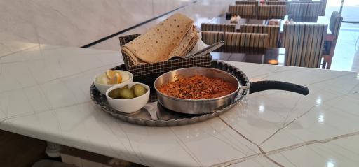 عکس کافه صبحانه و رستوران شمعدونی