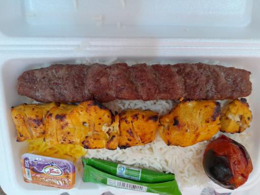 عکس تهیه غذا بچه‌های بامرام