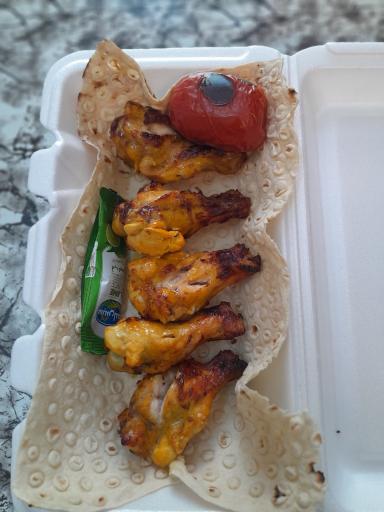 عکس تهیه غذا بچه‌های بامرام