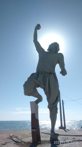 عکس مجسمه ناخدا جلال