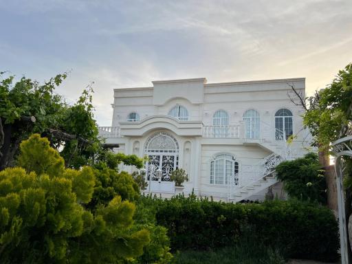باغ عمارت سپید