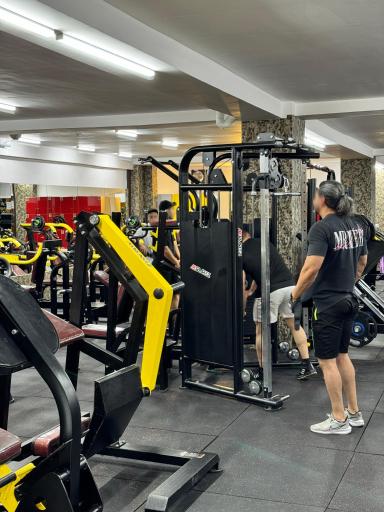 عکس باشگاه بدنسازی رادین