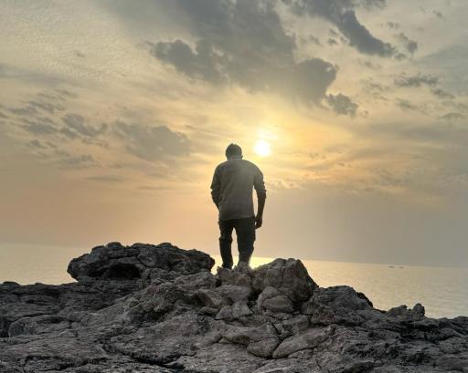 عکس ساحل صخره ای هور