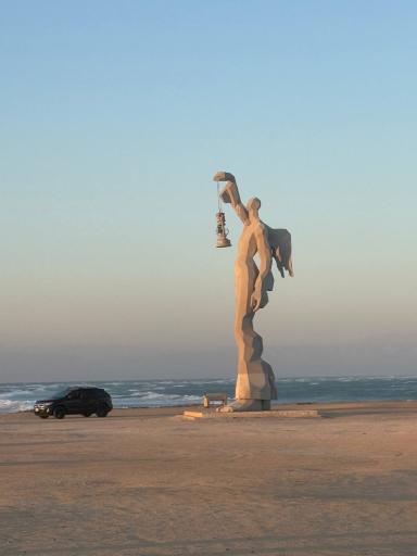 عکس ساحل صخره ای هور