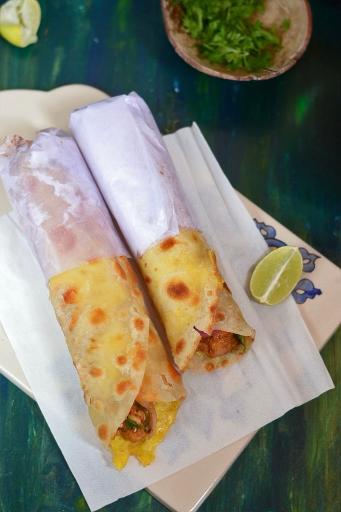 عکس صبحانه خوری و شام محلی ریوگ