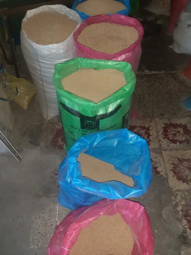 عکس نایلون  گونی و خوراک دام و طیور اکبرزاده