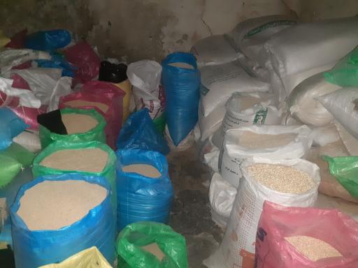 عکس نایلون  گونی و خوراک دام و طیور اکبرزاده