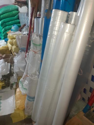 عکس نایلون  گونی و خوراک دام و طیور اکبرزاده