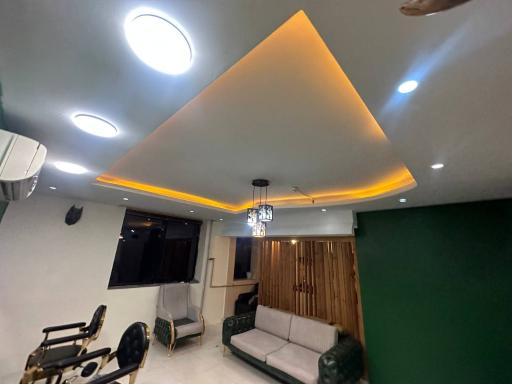 عکس سالن زیبایی و آکادمی فرشش ماهه محمد فرشته