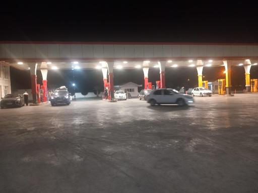 عکس جایگاه سوخت قوی سفید