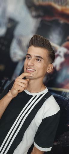 عکس پیرایش نامبروان رادمان