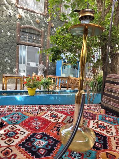 عکس باغچه رستوران عمارت وردیج