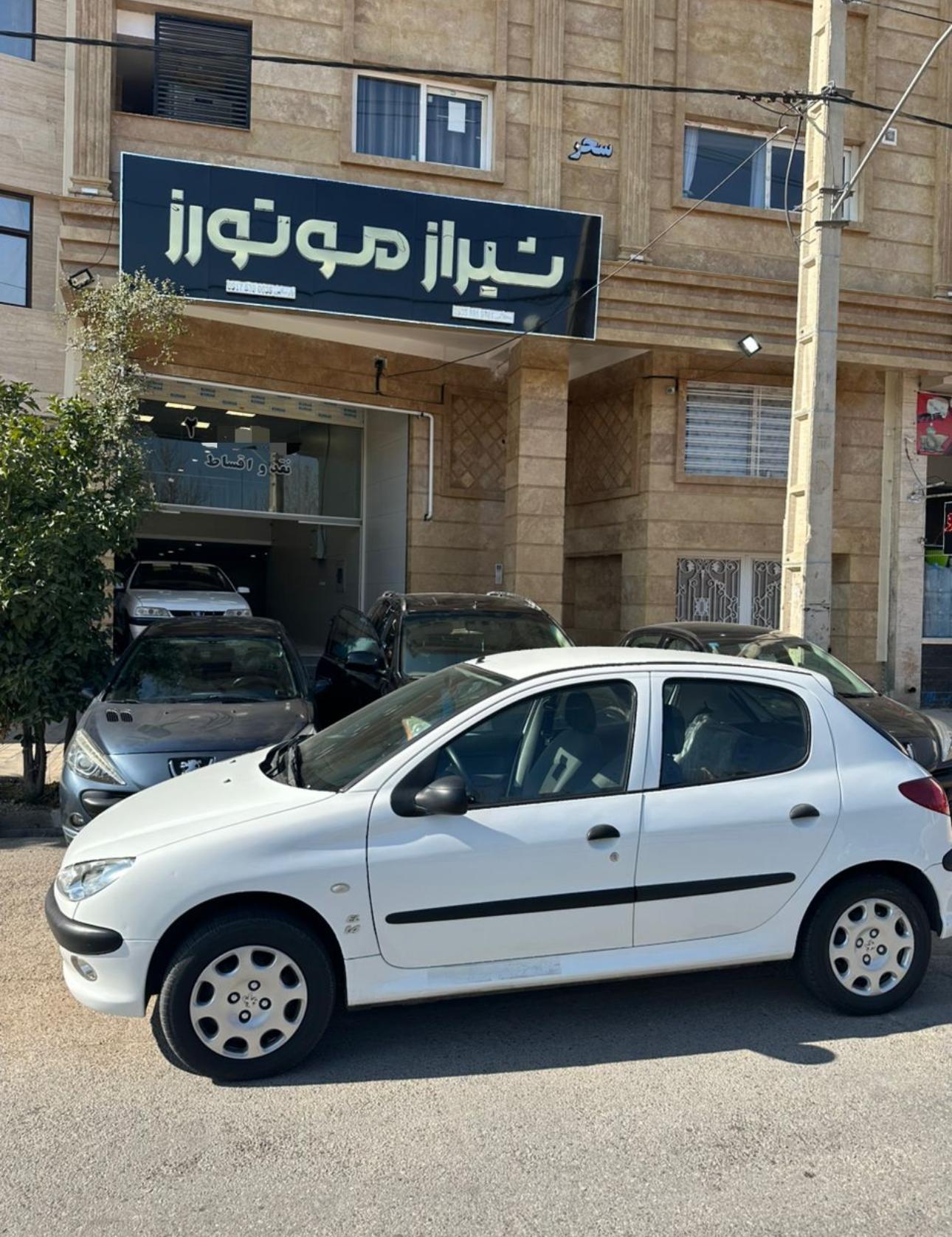 عکس گالری اتومبیل شیراز موتورز