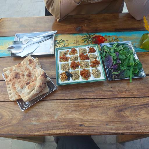 عکس کافی‌شاپ و خانه بومگردی باران