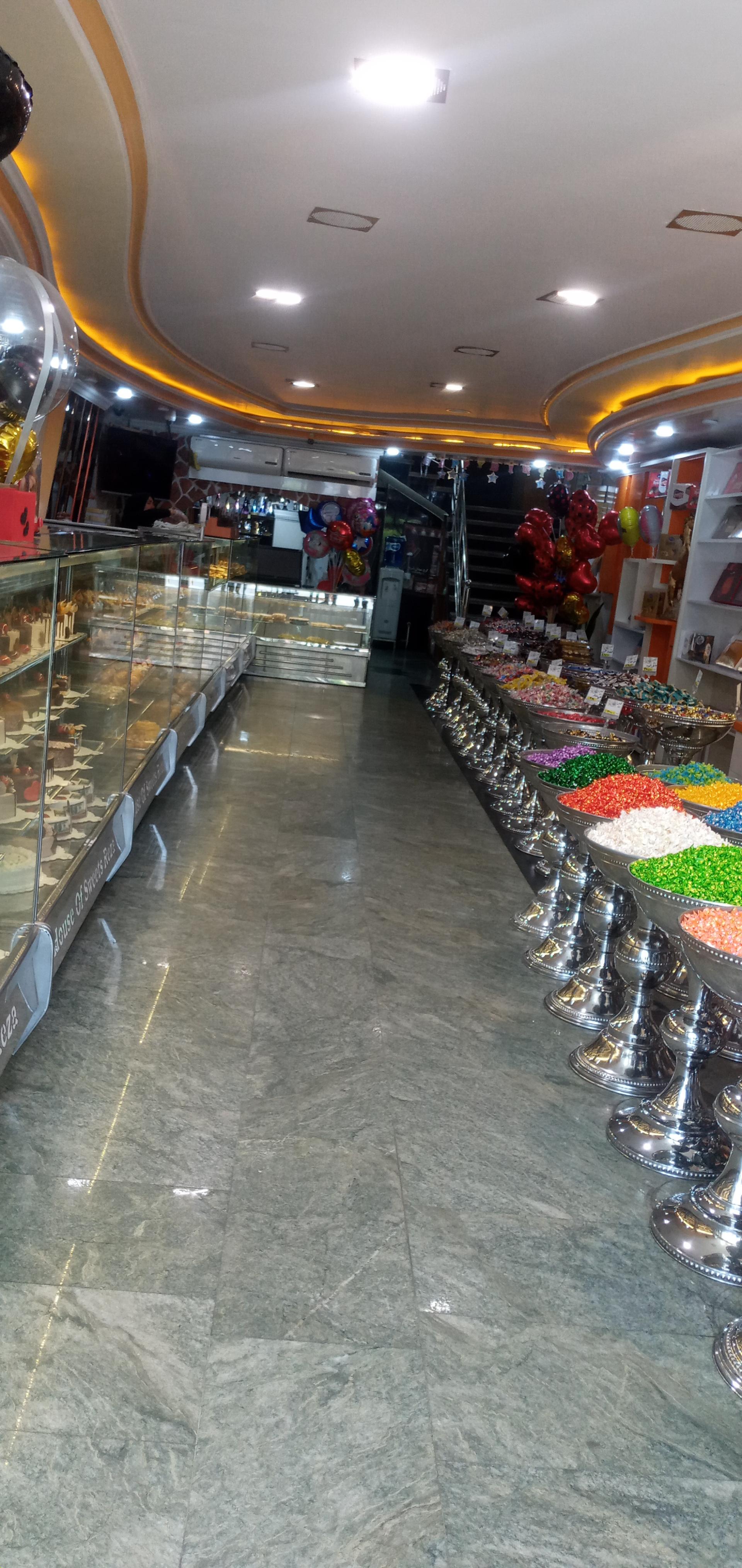 عکس شیرینی سرای رضا