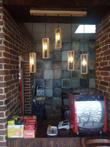 عکس کافه هیچ