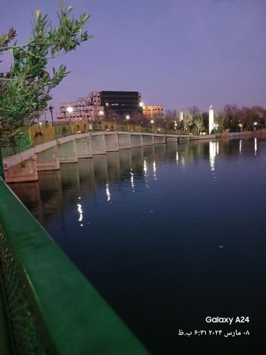 عکس پل روی دریاچه