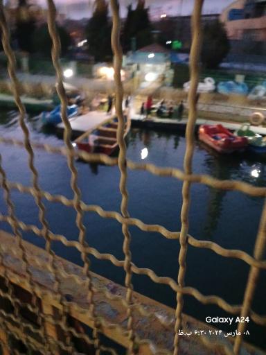 عکس پل روی دریاچه