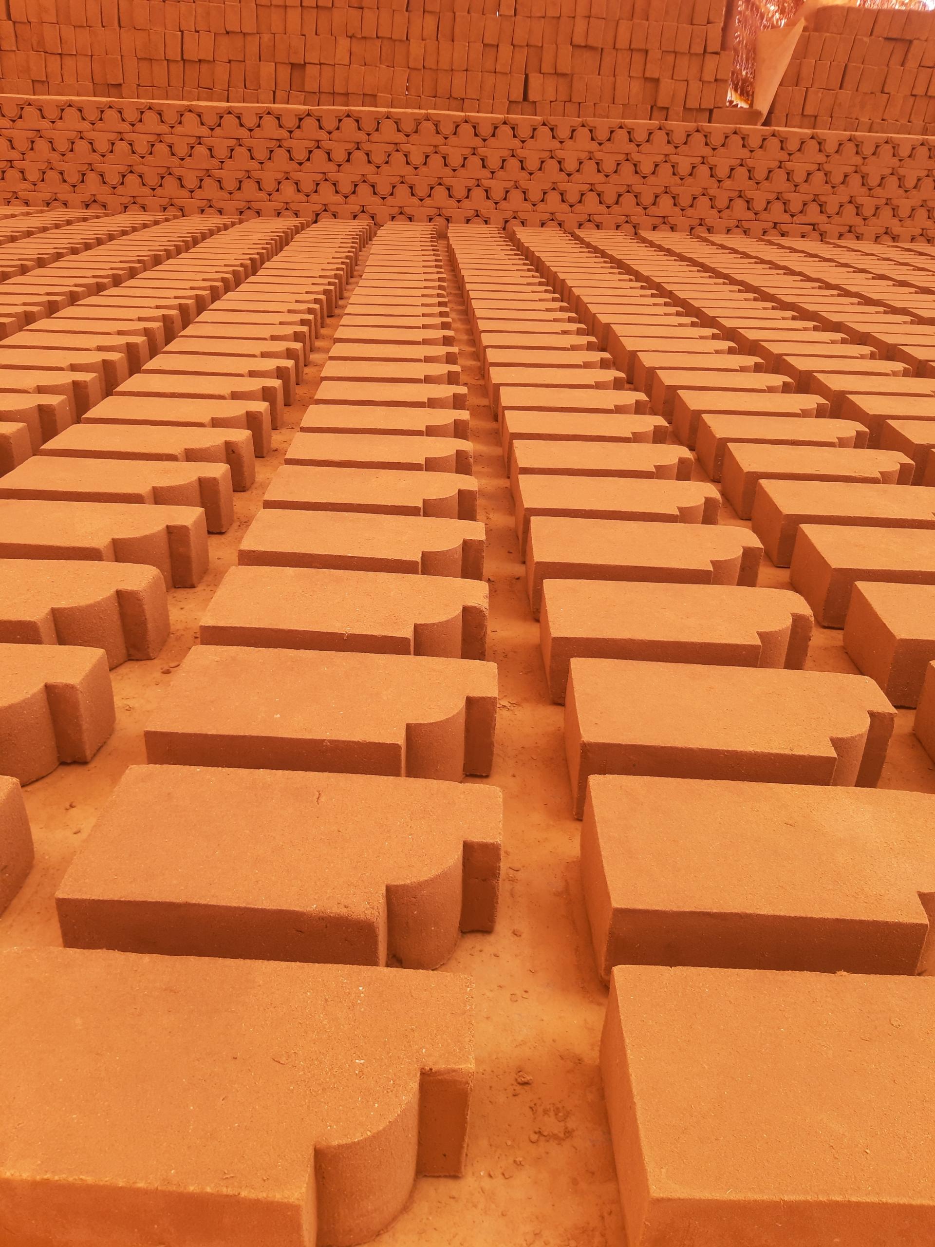 عکس مجموعه تولیدی آجر سنتی عمارت