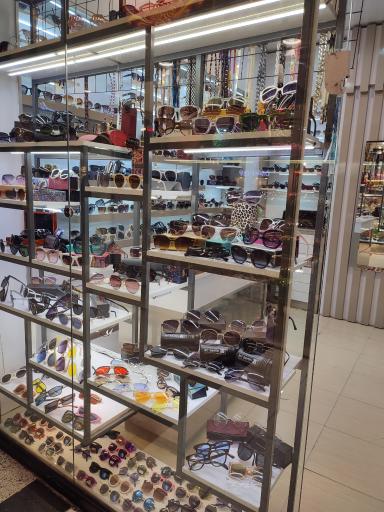 عکس فروشگاه دهکده عینک