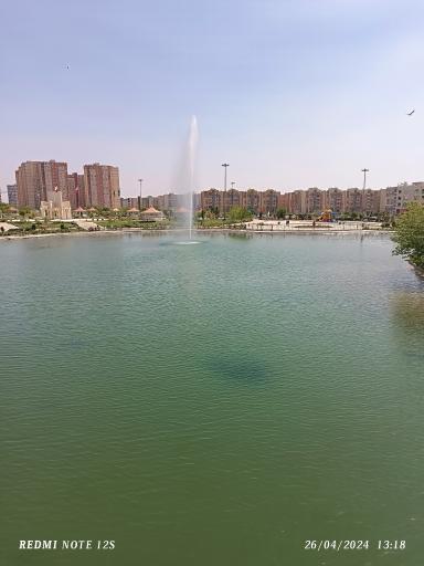 عکس دریاچه پارک بهشت مهرگان