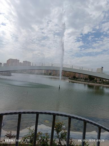 عکس دریاچه پارک بهشت مهرگان