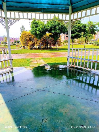 عکس دریاچه پارک بهشت مهرگان