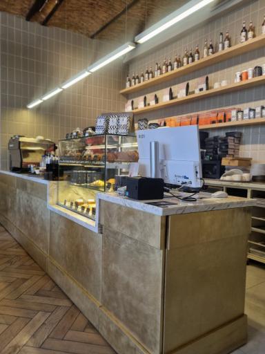 عکس قهوه لمیز شعبه میدان انقلاب