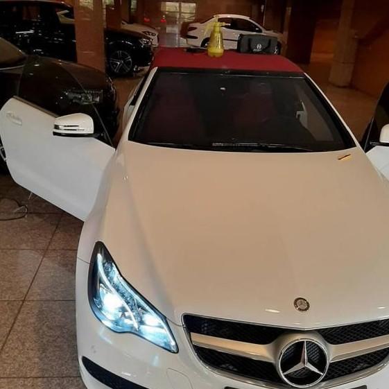 عکس شیشه دودی و‌ کاور بدنه خودرو