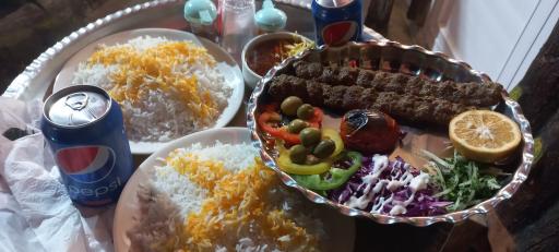 عکس اقامتگاه و مجتمع پذیرایی باغ گیلاس
