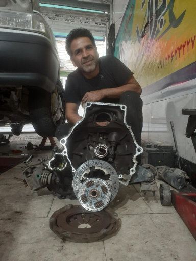 عکس تعمیرگاه برات